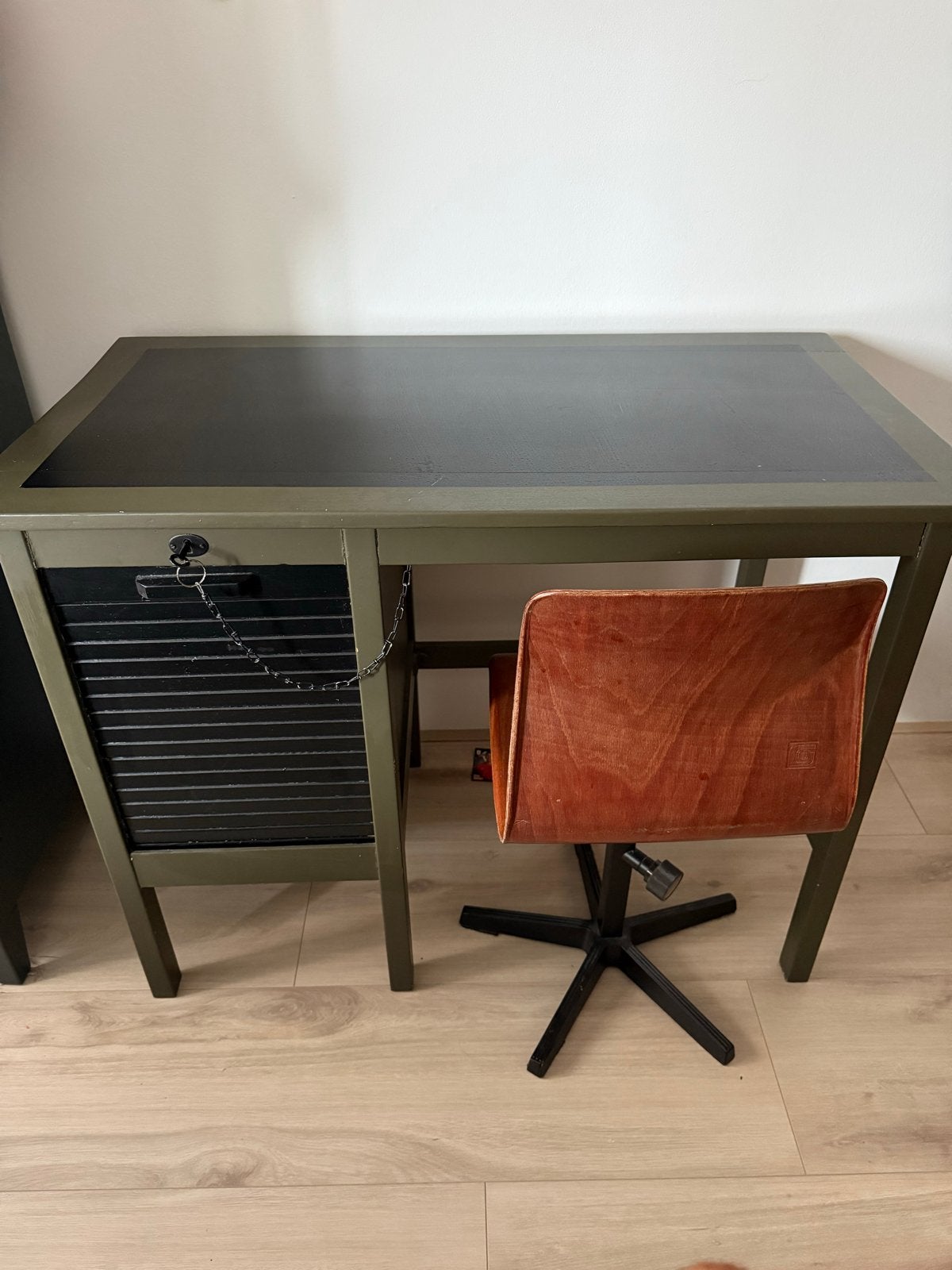 Leuk kinderbureau met rolluik en lades, Ophalen, Groen, Gebruikt, Kinderbureau