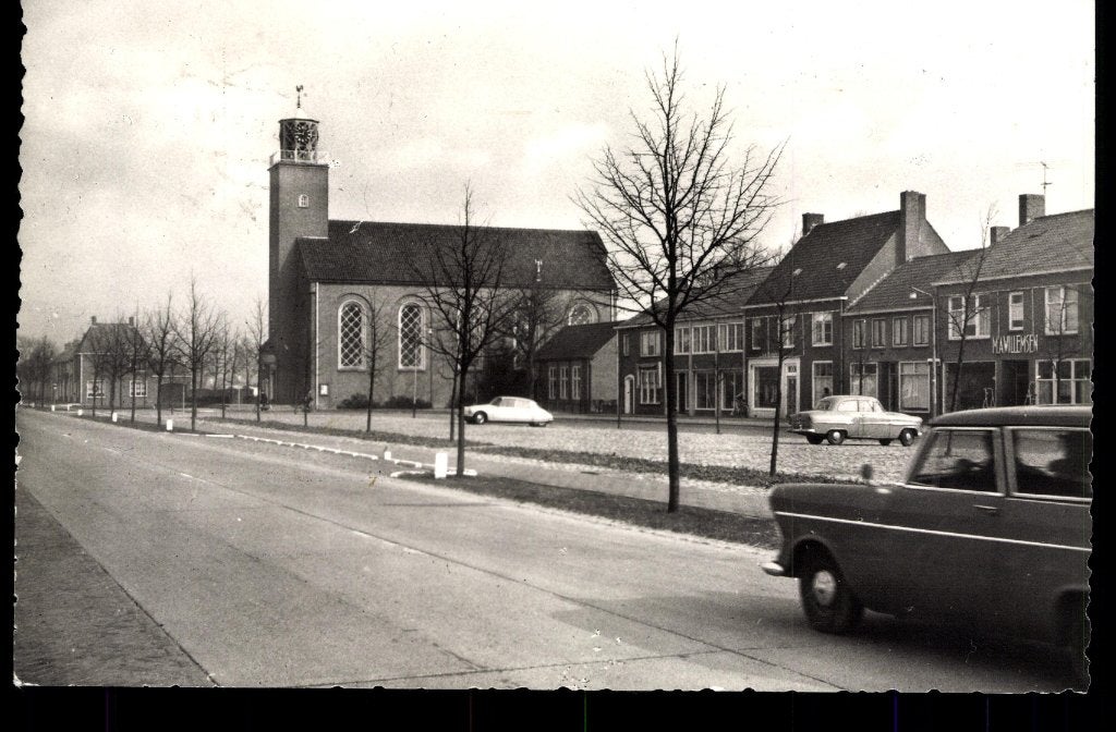 Schoondijke (Zld.), Dorpsplein met oa. Citroën DS Snoek,1966, Verzamelen, Verzenden, 1960 tot 1980, Gelopen, Zeeland