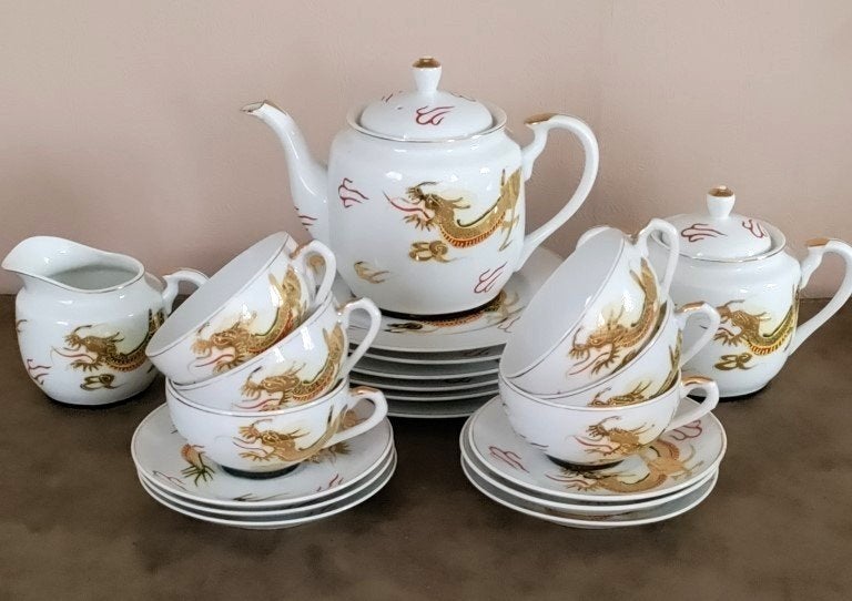 VINTAGE MEIJYO JAPANESE PORSELEINEN WITTE DRAGON THEESERVIES, Nieuw, Ophalen of Verzenden, Overige stijlen, Kop(pen) en/of Schotel(s)