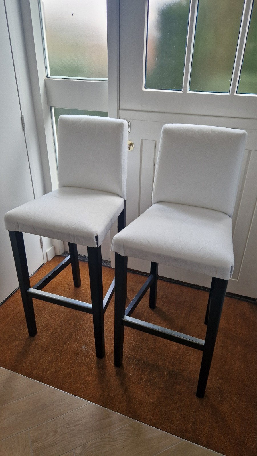2x IKEA Bergmund barkrukken, zwart zonder hoezen, Ophalen, Gebruikt, Met voetsteun, 60 tot 90 cm