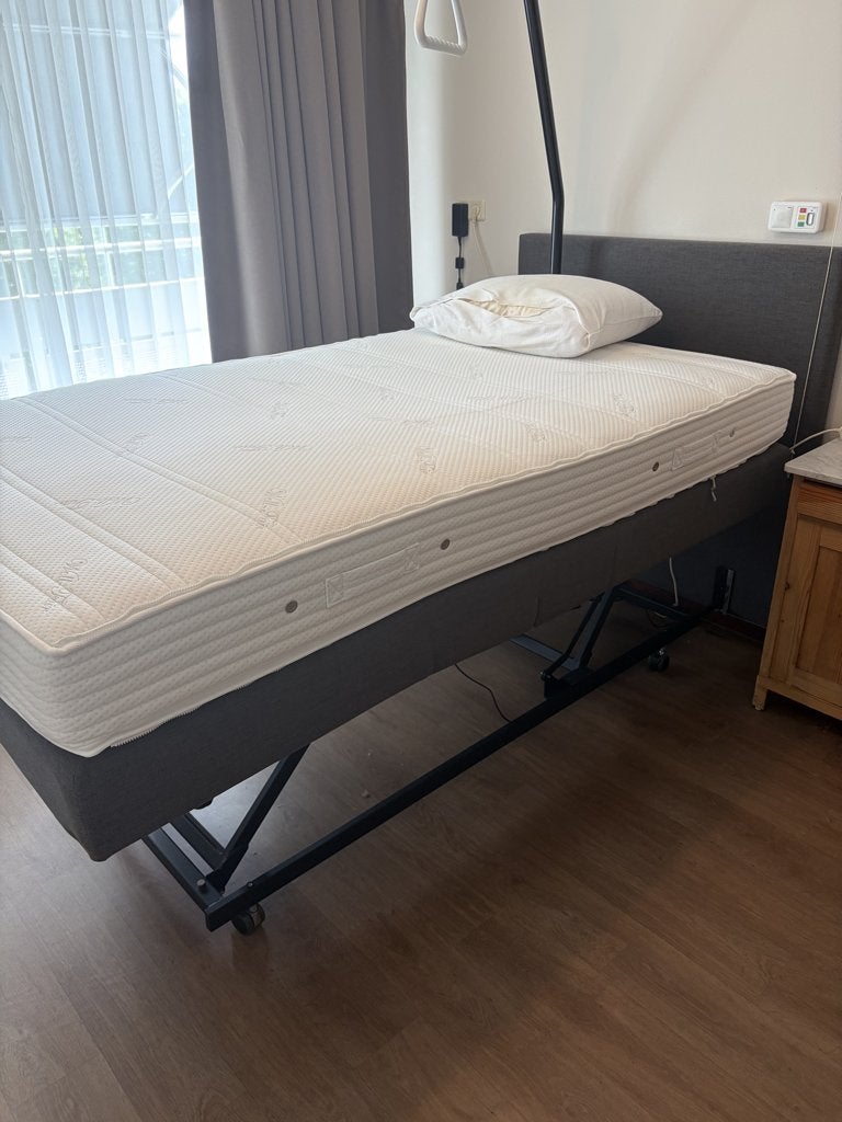 Zorgbed - boxspring - verstelbaar - 200 x 120, Ophalen, Overige materialen, Verstelbaar, Eenpersoons
