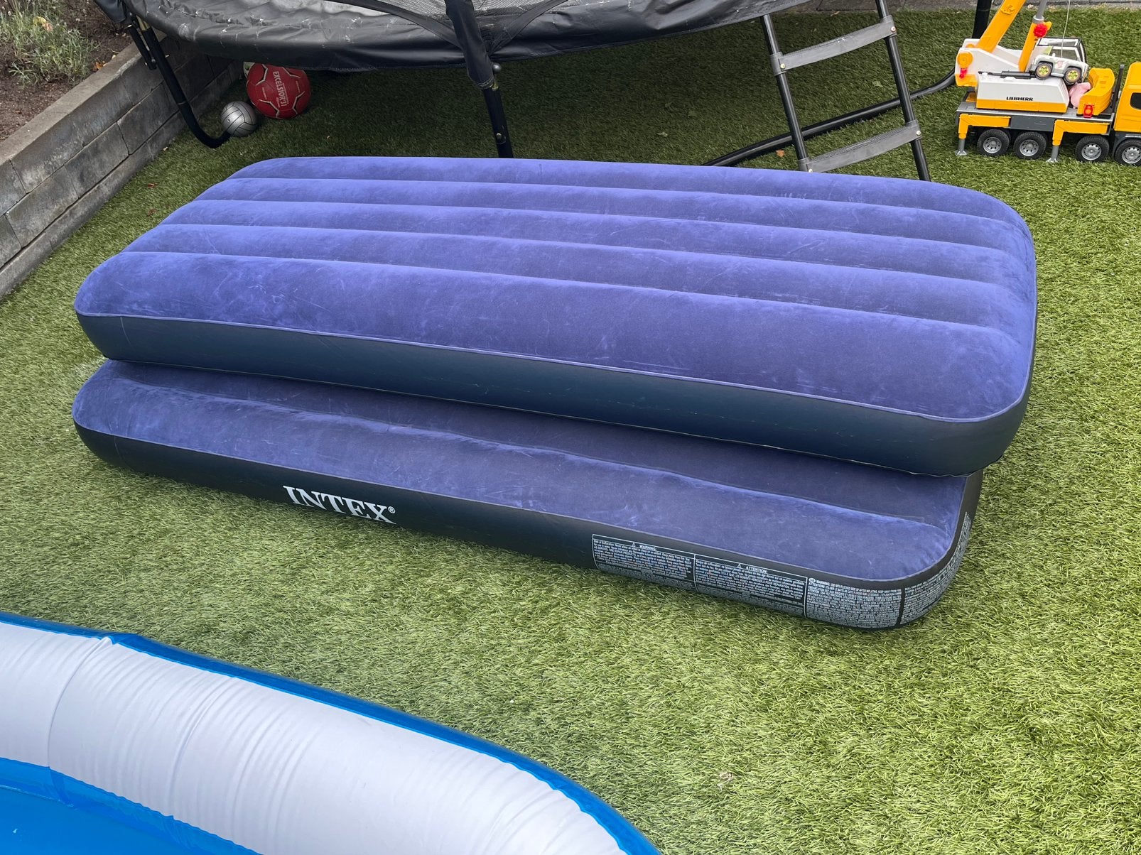 Intex luchtbed 2x 185x75x25, Ophalen, Zo goed als nieuw, 1-persoons
