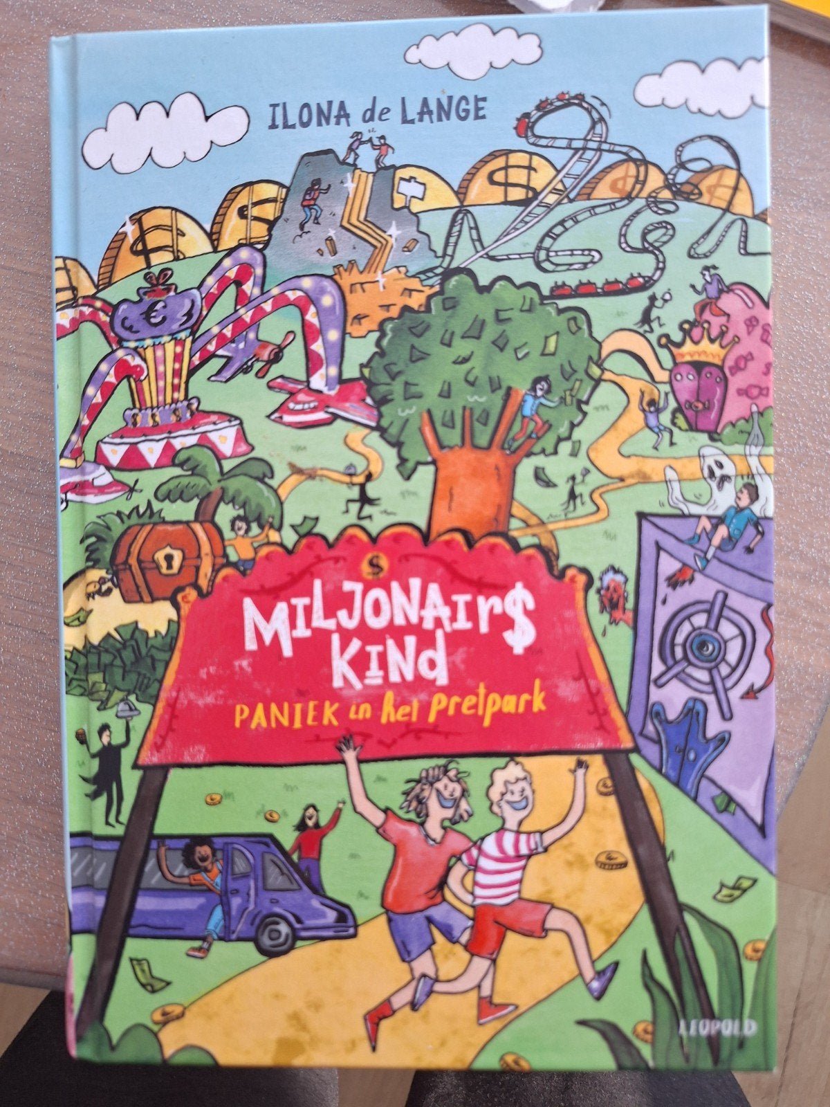 Miljonairs kind-  Paniek in het pretpark, Ophalen of Verzenden, Zo goed als nieuw, Ilona de Lange