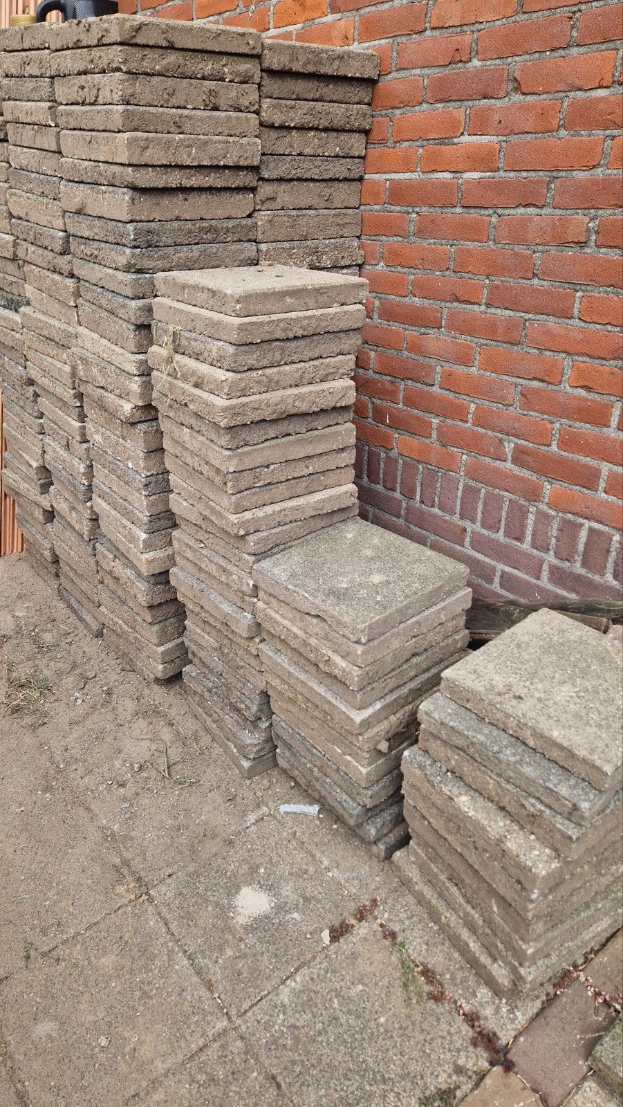 GRATIS betonnen terrastegels - 15 m² of meer, Tuin en Terras, Tegels en Klinkers, Ophalen, Gebruikt, 10 m² of meer, Beton
