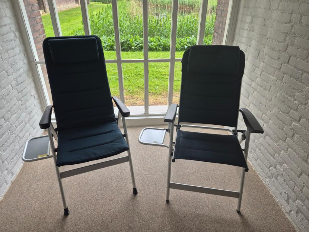 TE KOOP 2 CAMPING STOELEN MET TAFELTJE ALLE 2 ZIJN NIEUW., Ophalen, Nieuw, Campingstoel
