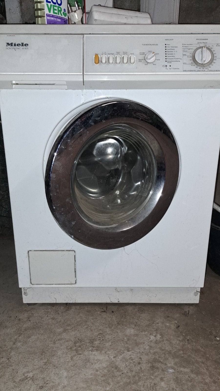 Miele Novotronic W 825, Ophalen, Gebruikt, 1200 tot 1600 toeren, 85 tot 90 cm