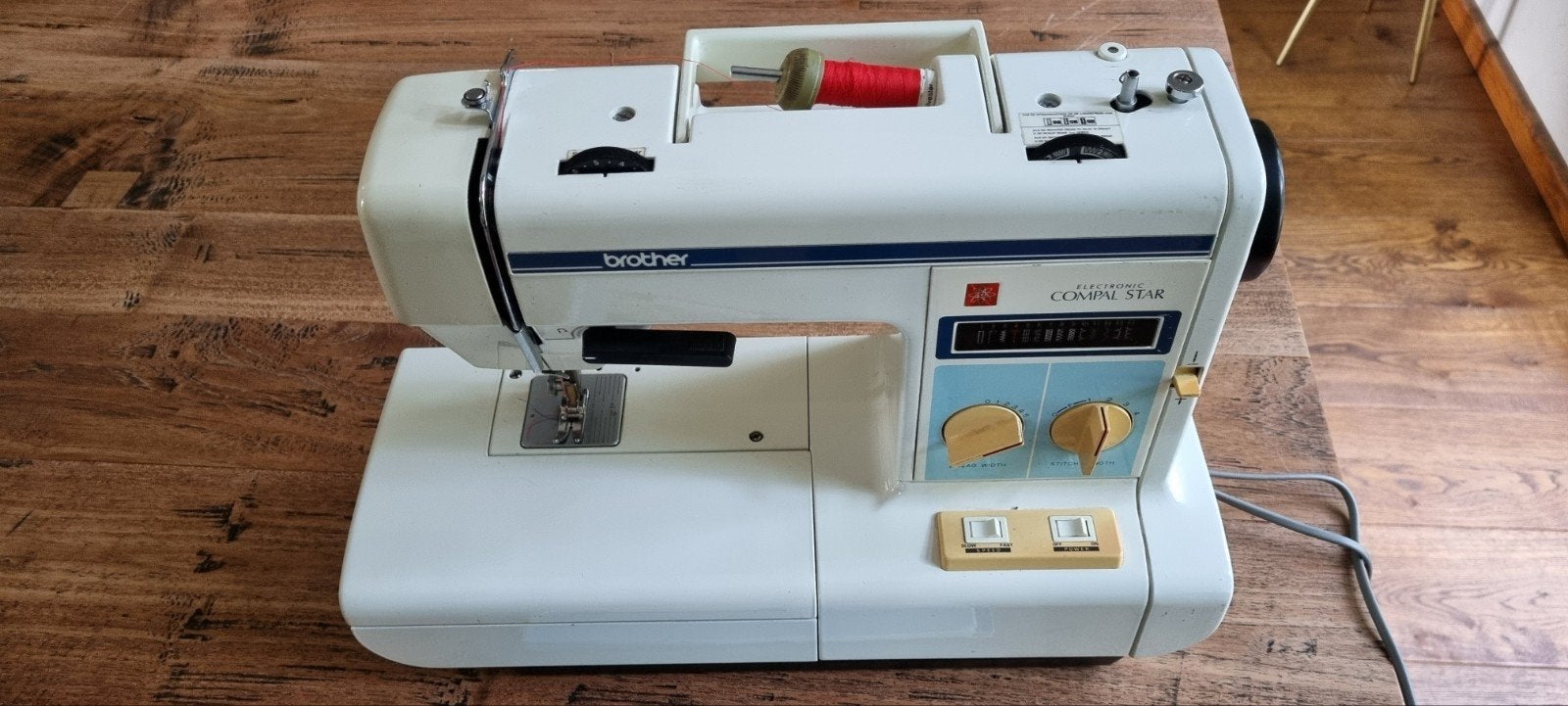 Brother Compal Star 732 Naaimachine met Instructieboek, Hobby en Vrije tijd, Ophalen, Gebruikt, Naaimachine, Brother