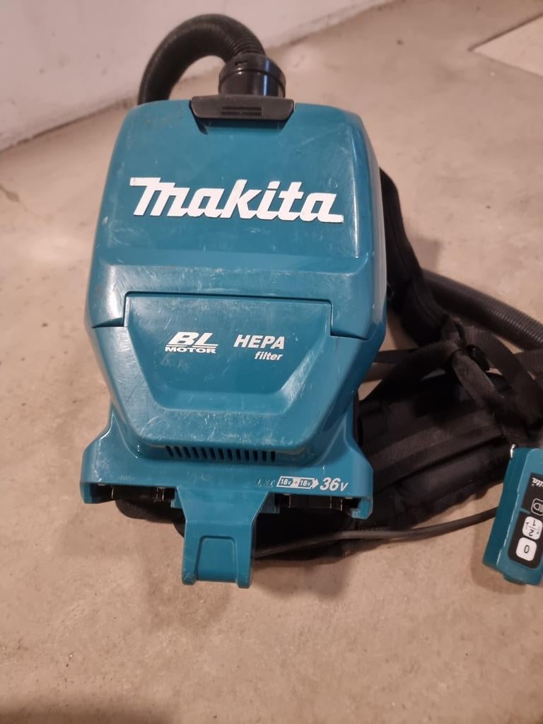 Makita DVC261Z Rugstofzuiger - Accu Stofzuiger 36V, Witgoed en Apparatuur, Stofzuigers, Ophalen of Verzenden, Gebruikt, Reservoir