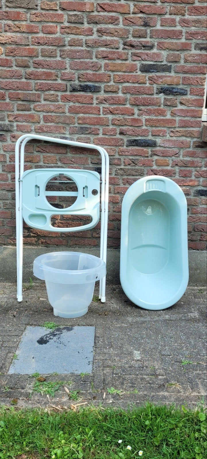 Bébé-jou babybadje mintgroen met standaard en Tummy Tub, Kinderen en Baby's, Ophalen, Gebruikt, Badje, Bébé-jou