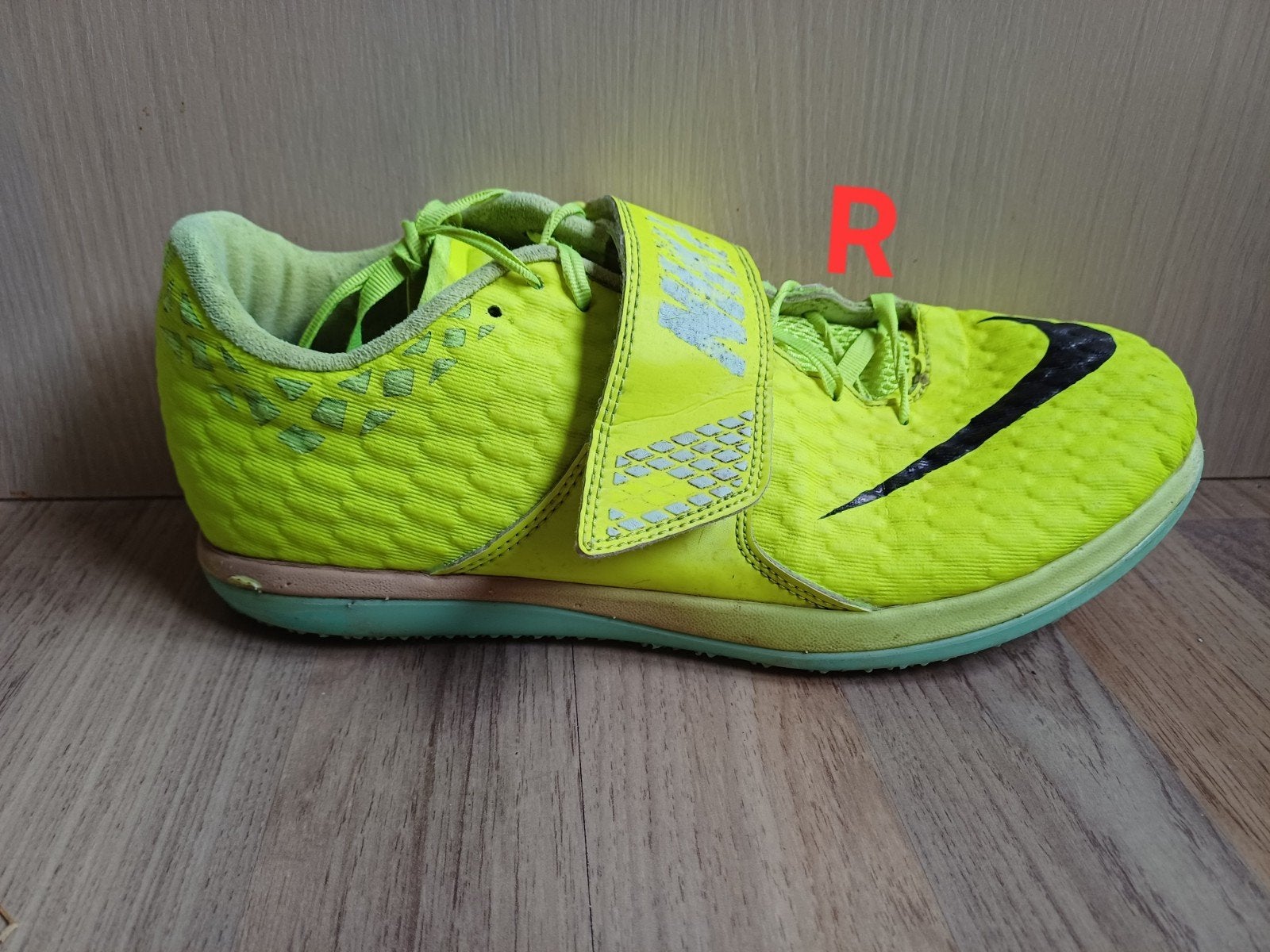 Nike hoogspringspikes maat 43 - Geel, Gebruikt, Nike, Ophalen of Verzenden, Overige sporten