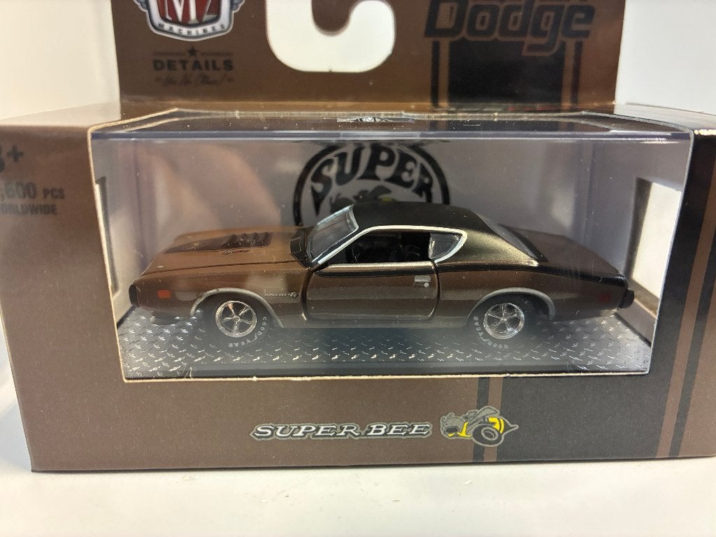 88031: Dodge Charger Super Bee - 1971 - M2 Machines 1:64, Support@m2machines.com, 9568 Richmond Pl, Rancho Cucamonga, CA 91730. Verenigde Staten