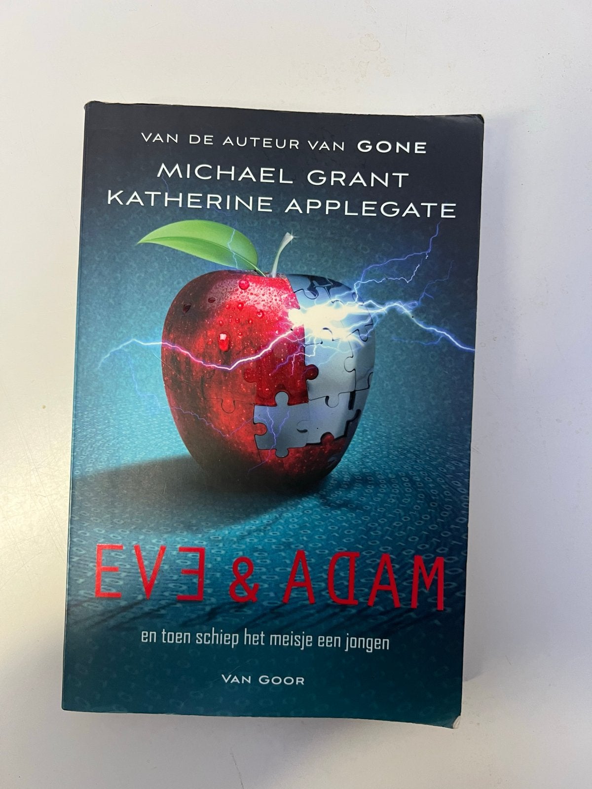 Eve & Adam - Michael Grant & Katherine Applegate, Ophalen of Verzenden, Gelezen