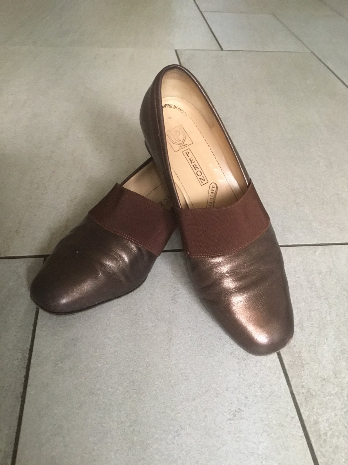Perón bronzen damesschoenen maat 37,5, Kleding | Dames, Ophalen of Verzenden, Gedragen, Bruin, Schoenen met lage hakken