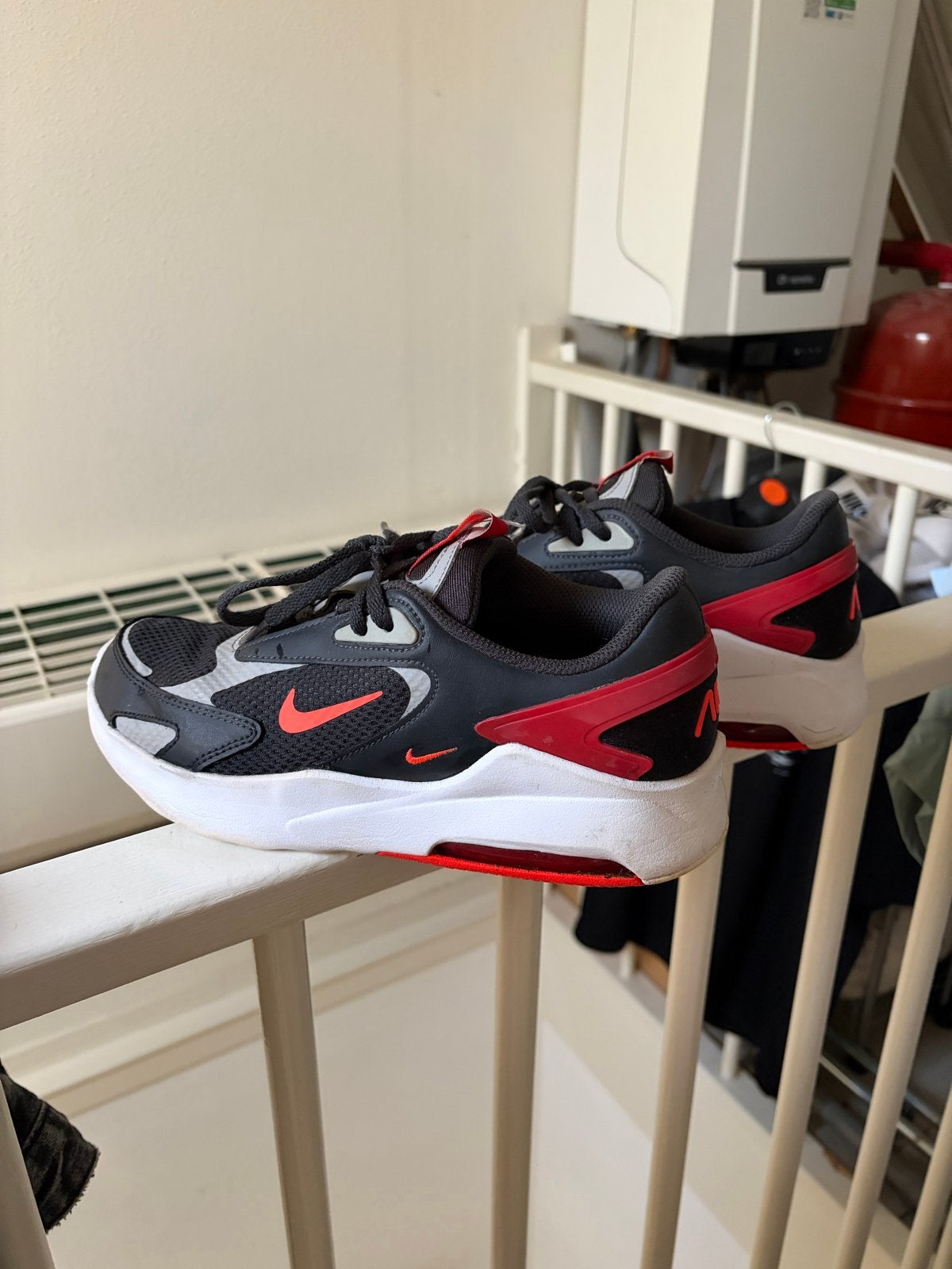 Nike Air Max Sneakers - Zwart/Rood, Maat 39, Kleding | Dames, Schoenen, Zwart, Ophalen of Verzenden, Sneakers of Gympen, Zo goed als nieuw