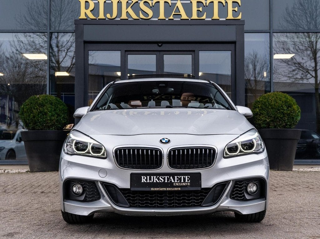 BMW 2-serie Active Tourer 225xe High Executive|PANO|H&K|LED, Auto's, Automaat, Gebruikt, Vierwielaandrijving, Hybride Elektrisch/Benzine