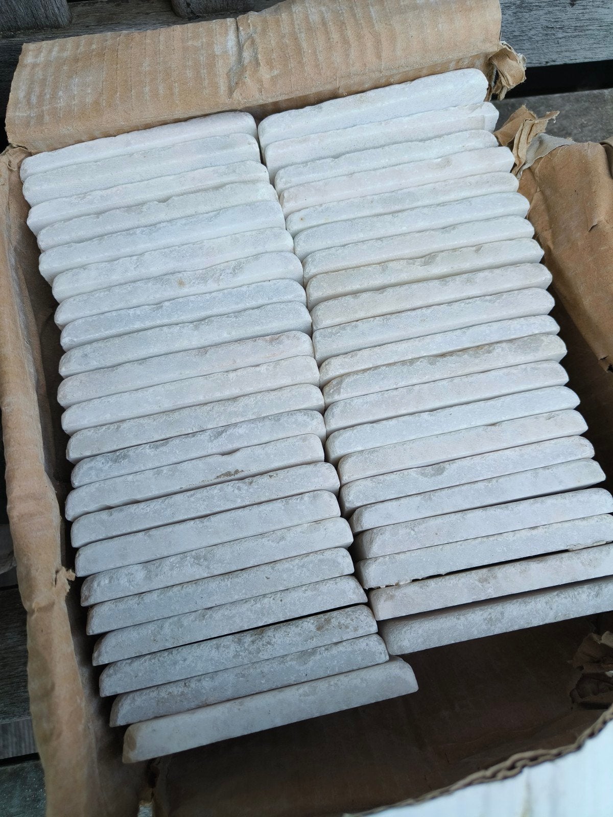 Restant natuursteen tegeltjes 10x10 wit en zwart, Doe-het-zelf en Verbouw, Tegels, Nieuw, Wandtegels, Keramiek, Minder dan 20 cm
