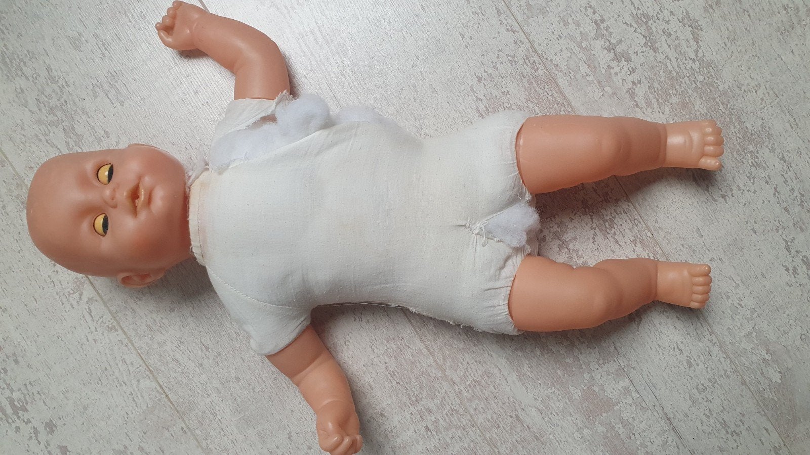 Vintage Babypop met slaapogen - Gebruikt, Kinderen en Baby's, Speelgoed | Poppen, Ophalen of Verzenden, Gebruikt, Babypop