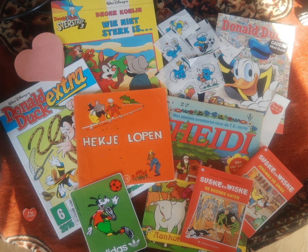 Klein Lot stripboekjes Smurfenplaatjes Sticker Heidi Suske, Boeken, Stripboeken, Meerdere stripboeken, Ophalen of Verzenden, Gelezen