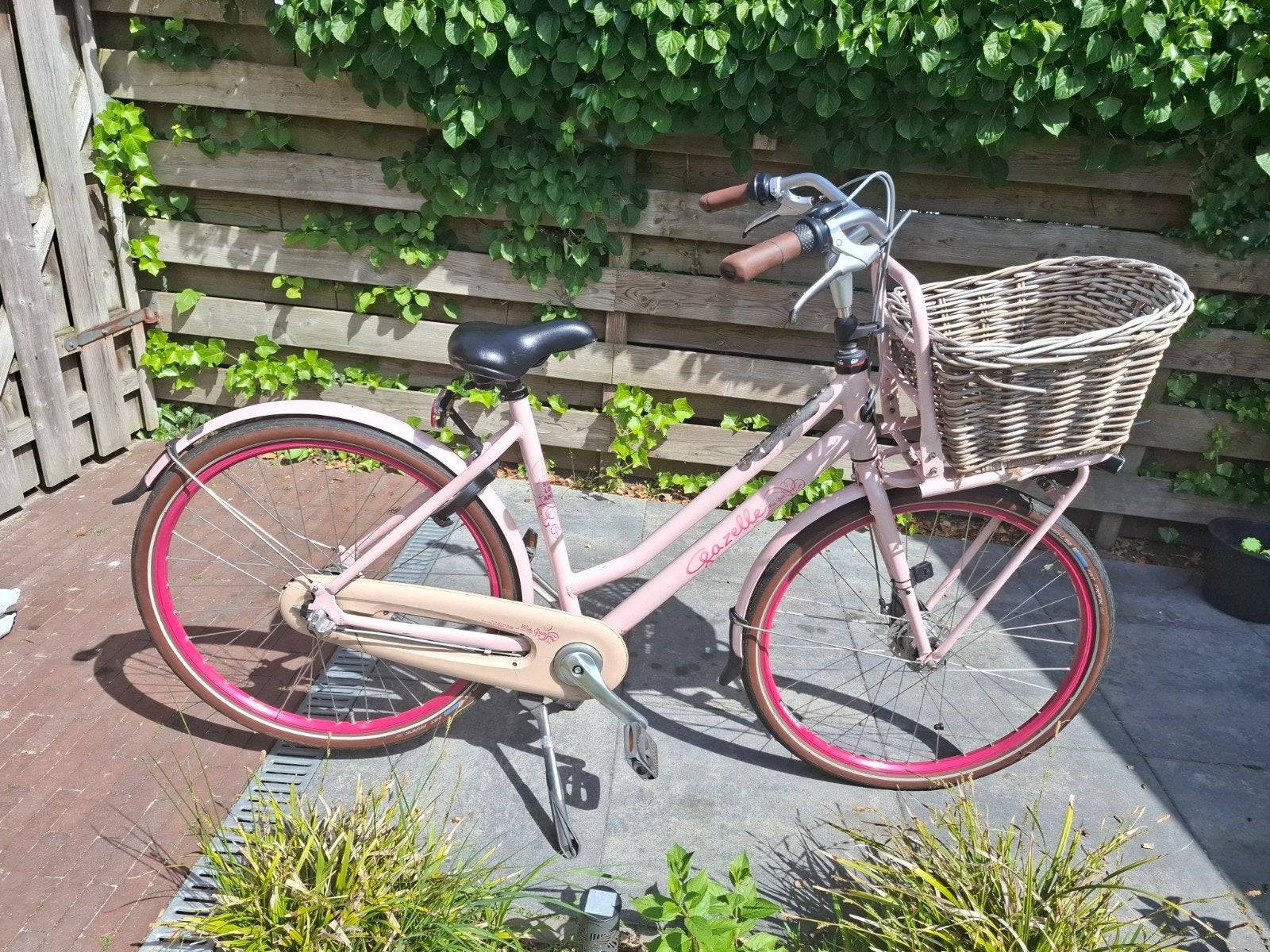 Roze Gazelle Miss Grace fiets met mand - 26 inch, Gebruikt, Versnellingen, Schijfrem, Gazelle