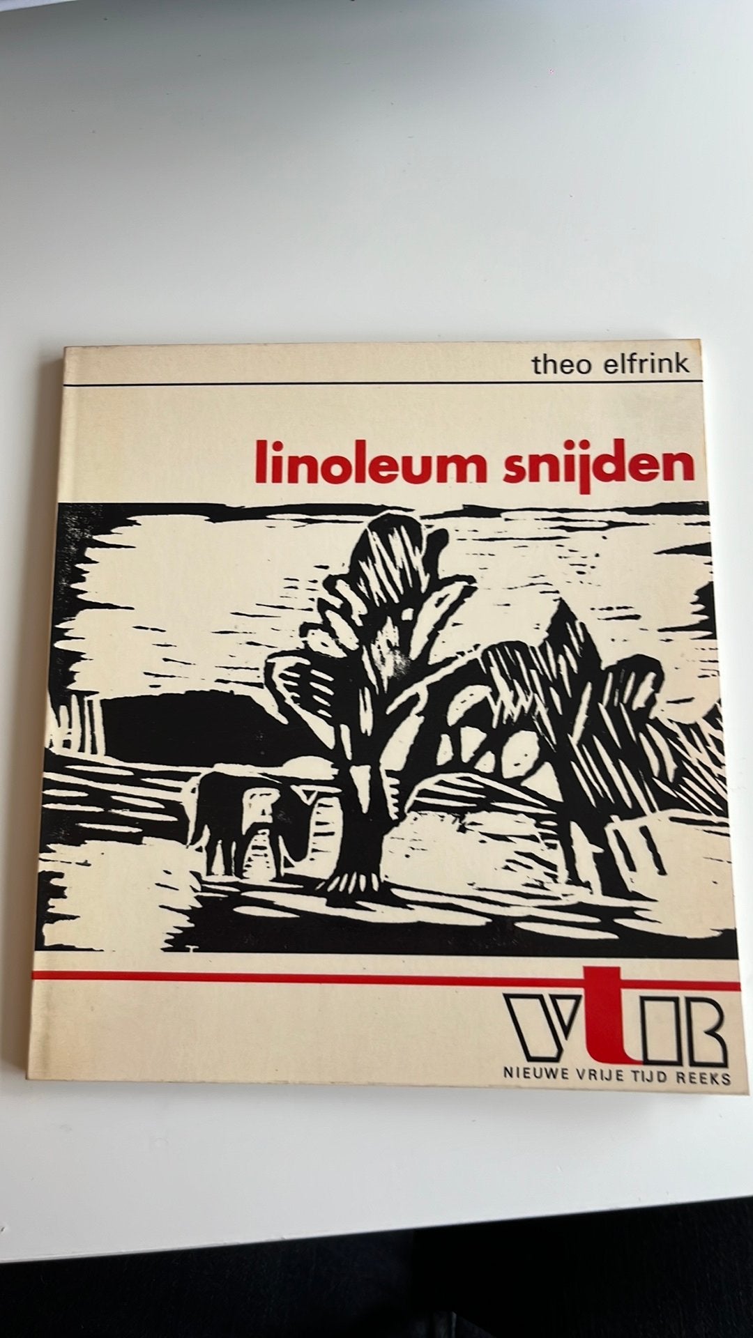 Vintage boek Theo Elfrink - Linoleum Snijden (Nieuwe Vrije T, Ophalen of Verzenden, Gelezen, Overige onderwerpen