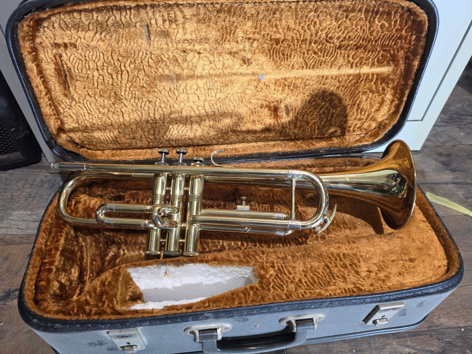 trompet amti kraslice, Muziek en Instrumenten, Ophalen of Verzenden, Gebruikt, Bes-trompet