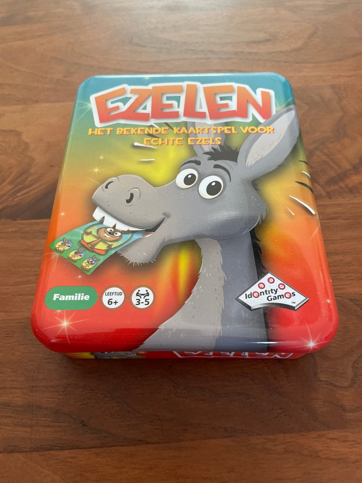 Ezels: Het Bekende Kaartspel voor Echte Ezels, Drie of vier spelers, Ophalen of Verzenden, Zo goed als nieuw