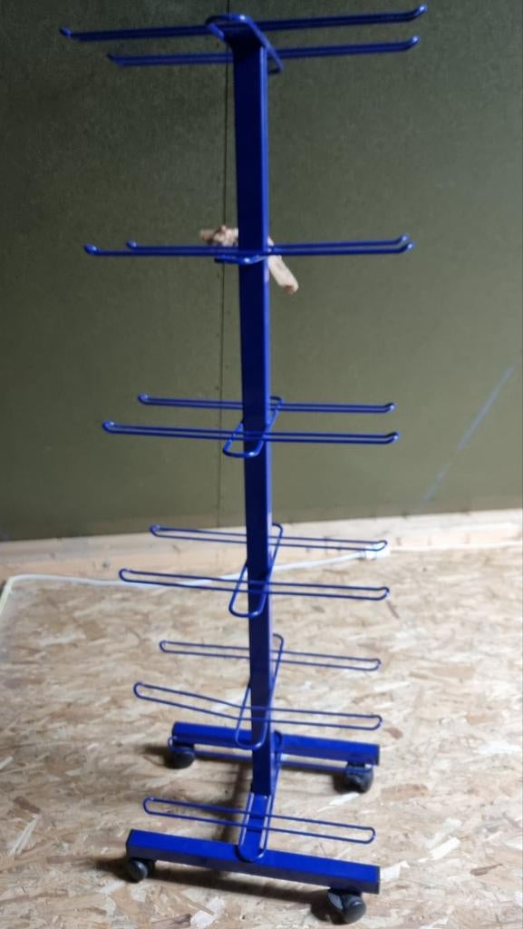 Uitschuifbaar displayrek op wielen (106-150 cm), Ophalen, Met wielen, Gebruikt