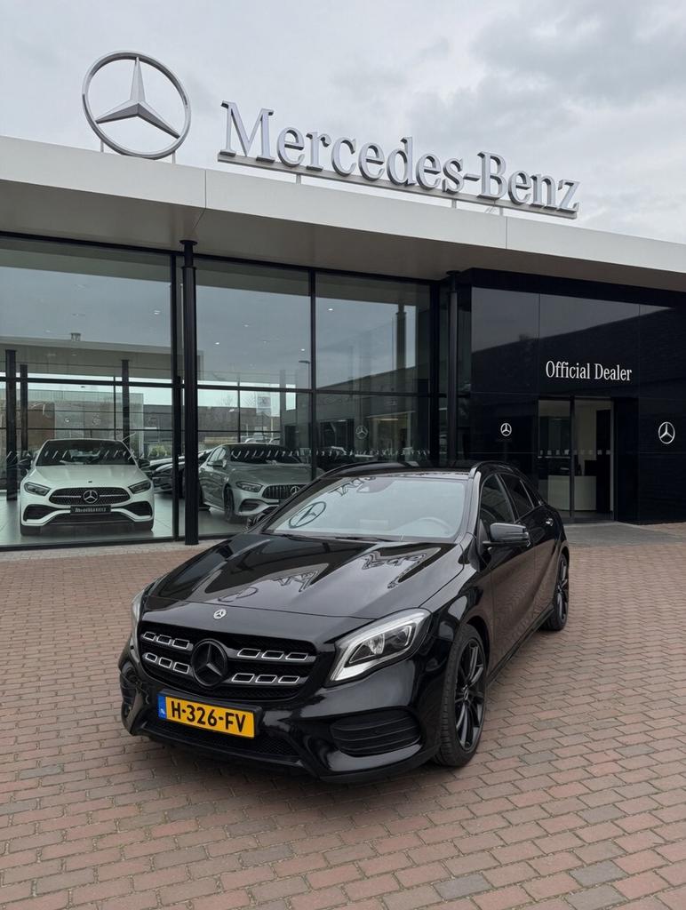 Mercedes-Benz GLA 250 AMG LINE 250pk  2017 Zwart night, Auto's, 730 kg, 4 cilinders, Zwart, 75 €/maand