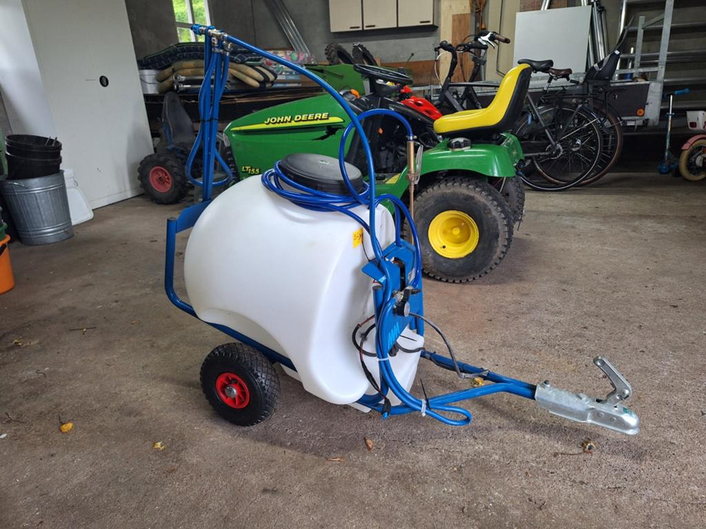 MM spuit veldspuit getrokken 120 liter, Ophalen, Gebruikt