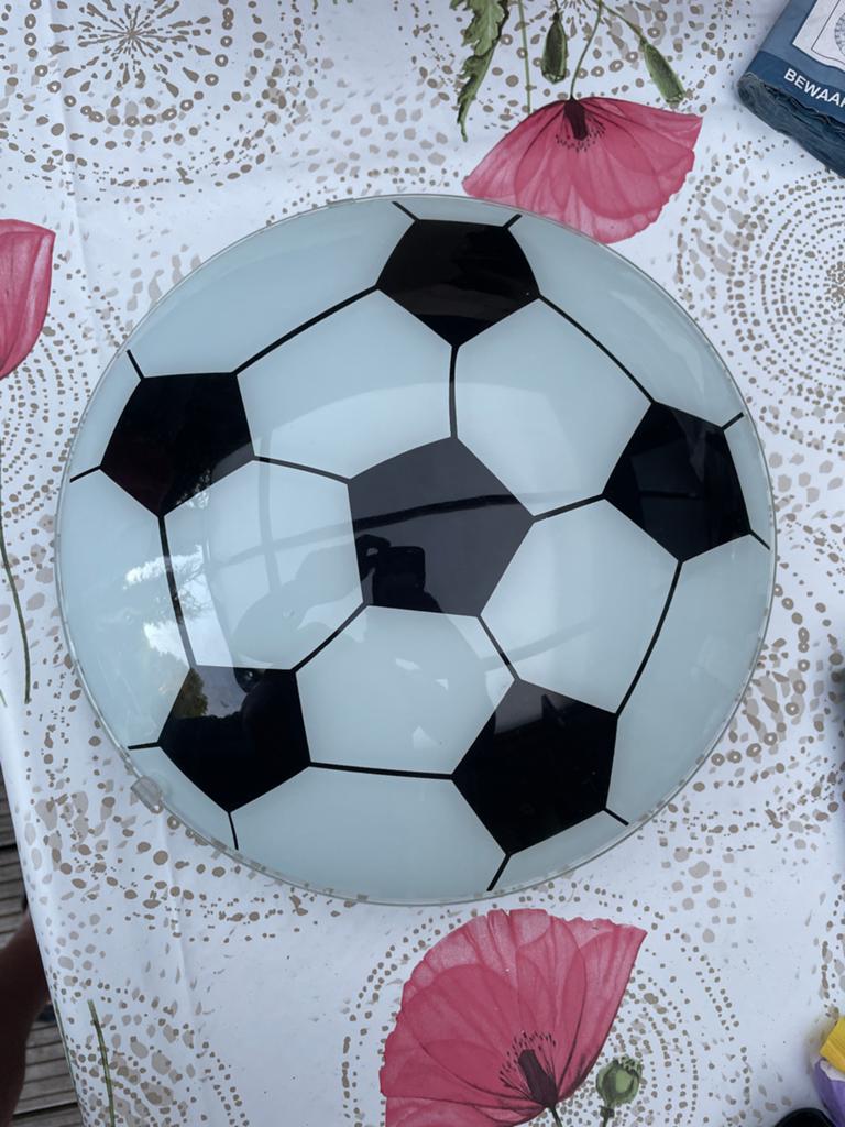 Voetballamp voor tegen het plafond of muur van glas, Ophalen of Verzenden, Zo goed als nieuw, Glas, Sport