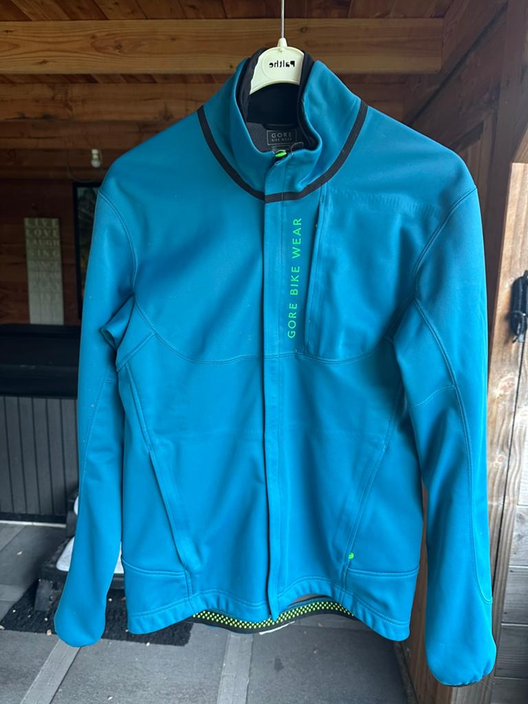 Gore Bike Wear winterjas maat M, Fietsen en Brommers, Fietsaccessoires | Fietskleding, Ophalen of Verzenden, Zo goed als nieuw