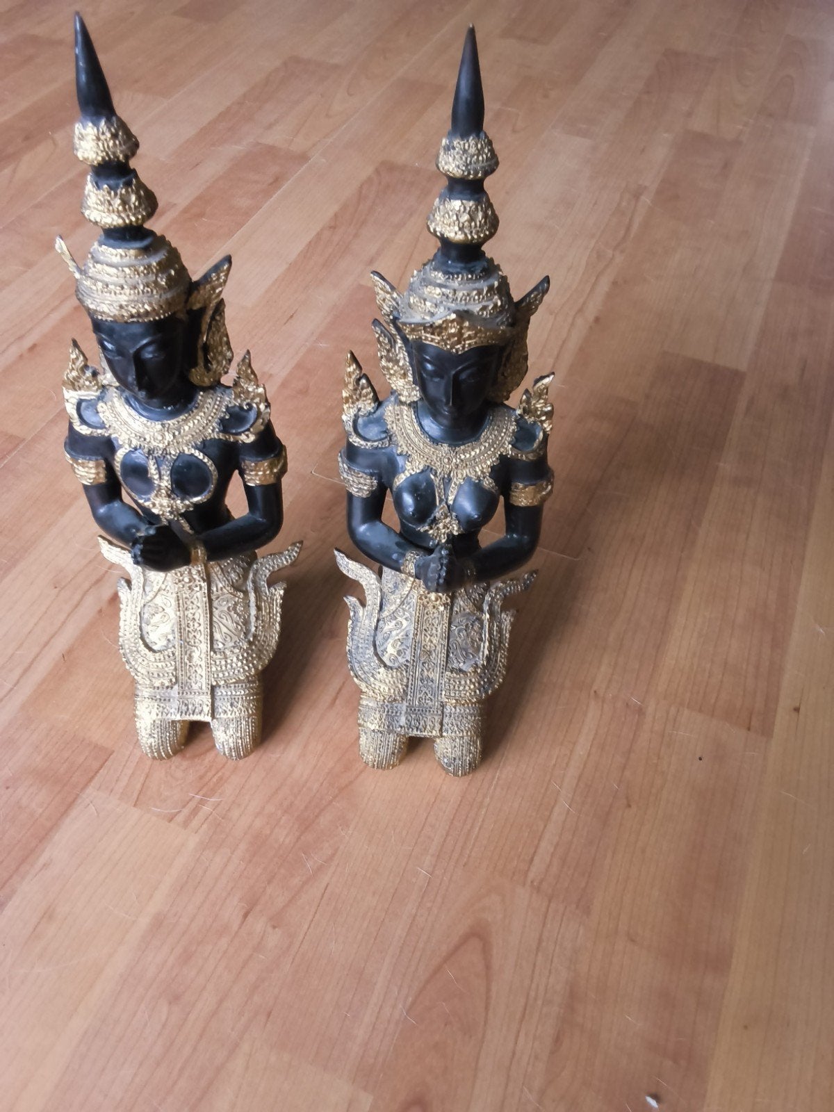 Twee tempelwachters, Ophalen