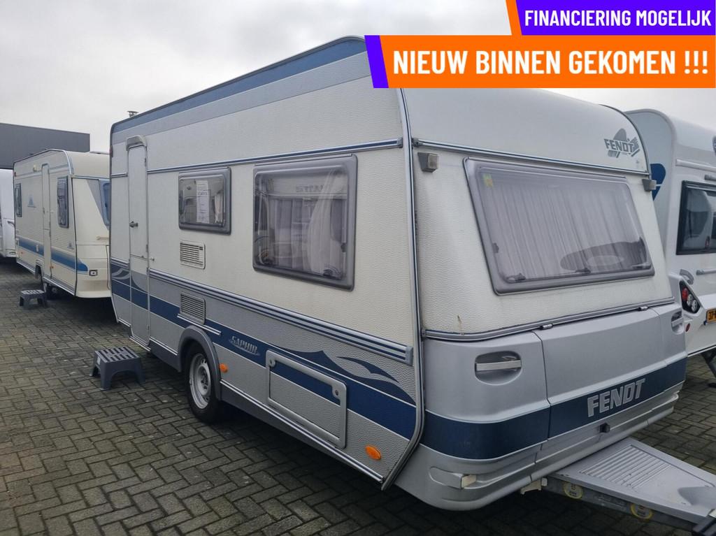 FENDT saphir 450 AIRCO + VOORTENT + LUIFEL + DWARSBED, Caravans en Kamperen, Caravans, Serviceluik, Bedrijf, Tot en met 4, 1000 - 1250 kg