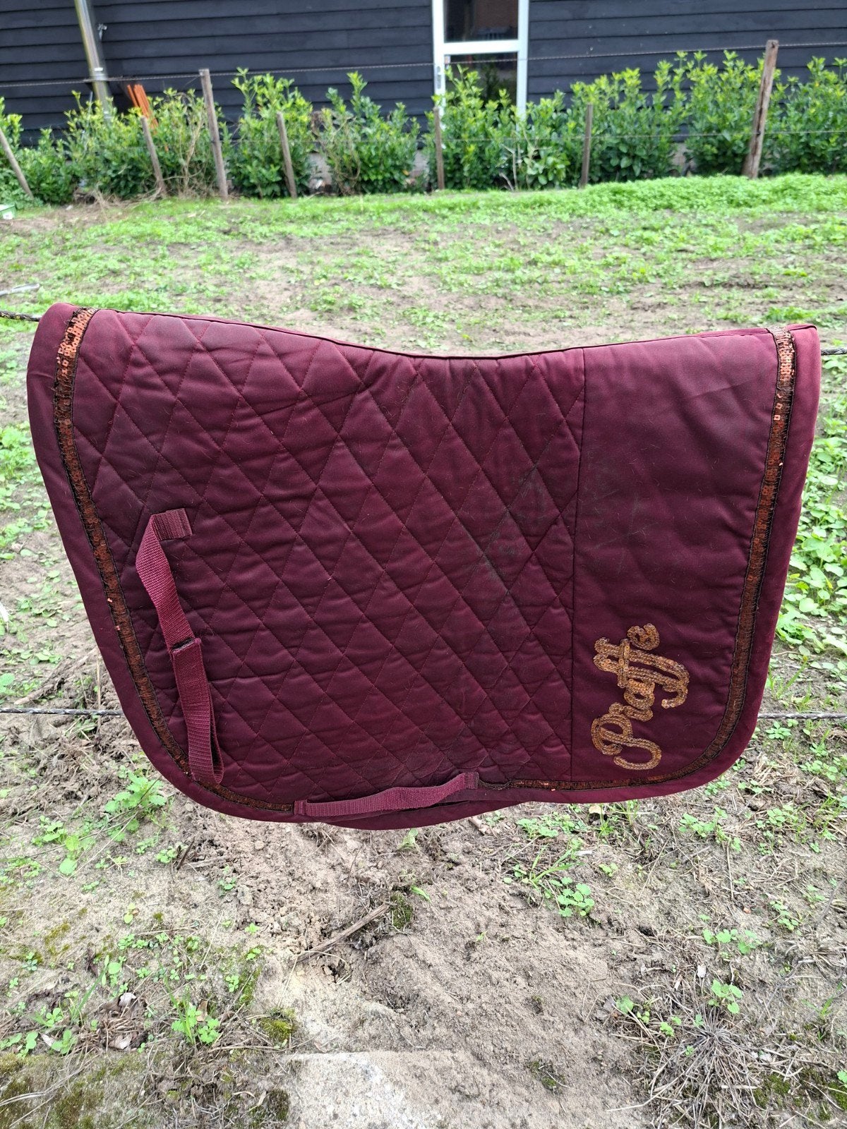 Dressuurdekje bordeau met goud, Full (L), Rood, Zo goed als nieuw, Overige merken