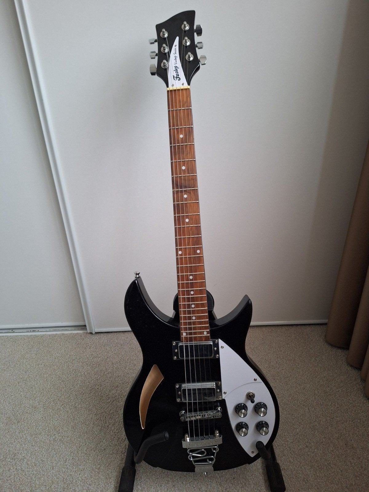 Fazley elektrische gitaar, Muziek en Instrumenten, Snaarinstrumenten | Gitaren | Elektrisch, Ophalen, Zo goed als nieuw, Semi-solid body