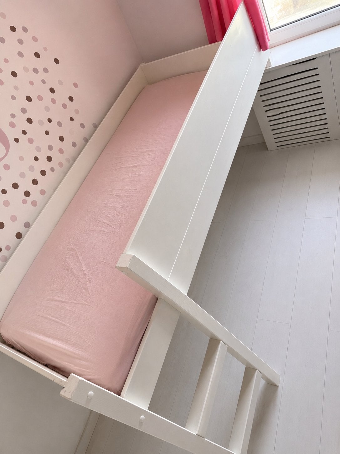 Mooie Petite Amelie hoogslaper met roze kapje, 100 cm, Hoogslaper, Eenpersoons, Ophalen of Verzenden