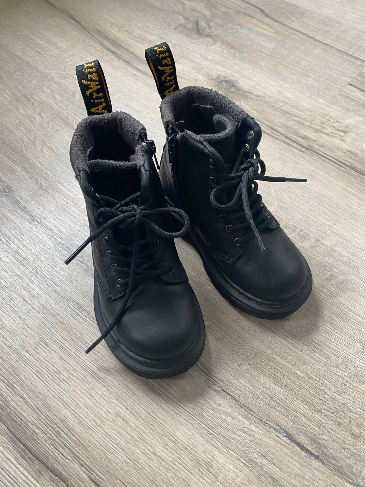 Dr. Martens Laarzen model 1460 Zwart - Maat 24, Ophalen, Zo goed als nieuw, Jongen of Meisje, Laarzen