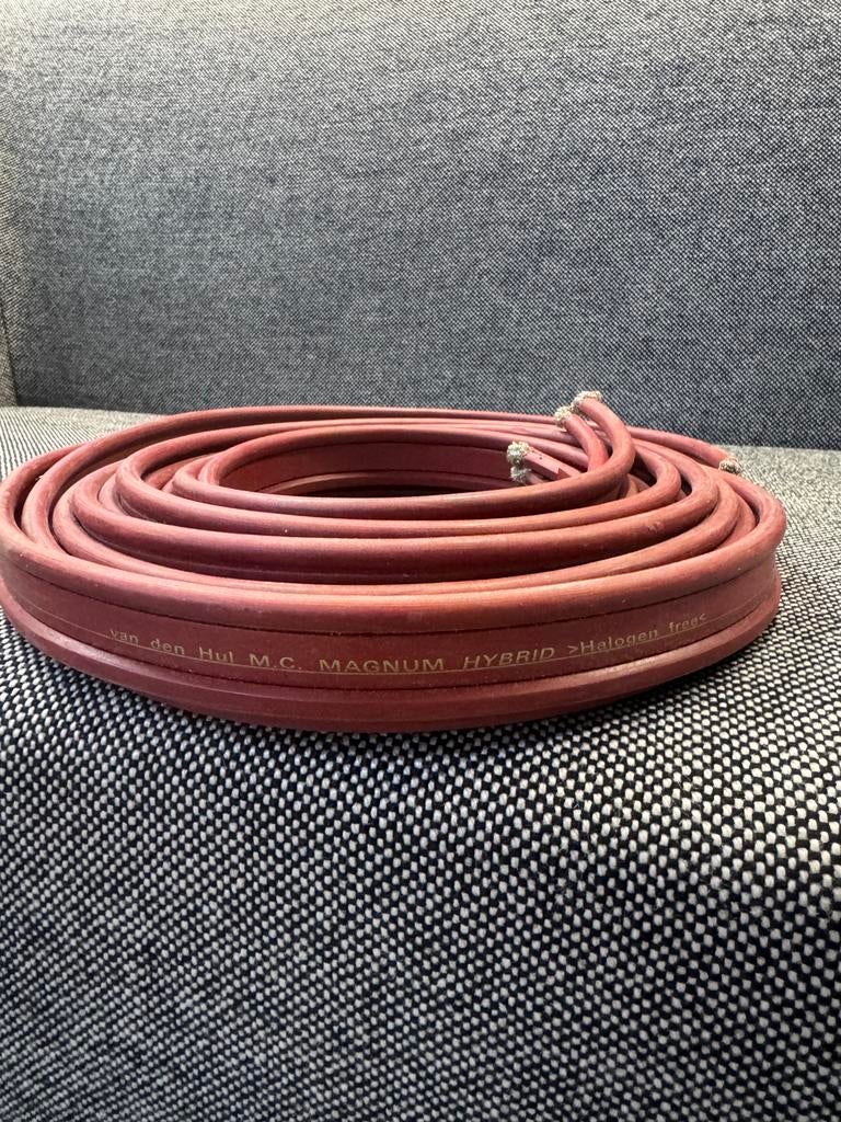 Van Den Hul The Magnum Hybrid kabel, Ophalen, Zo goed als nieuw, 2 tot 5 meter, Luidsprekerkabel