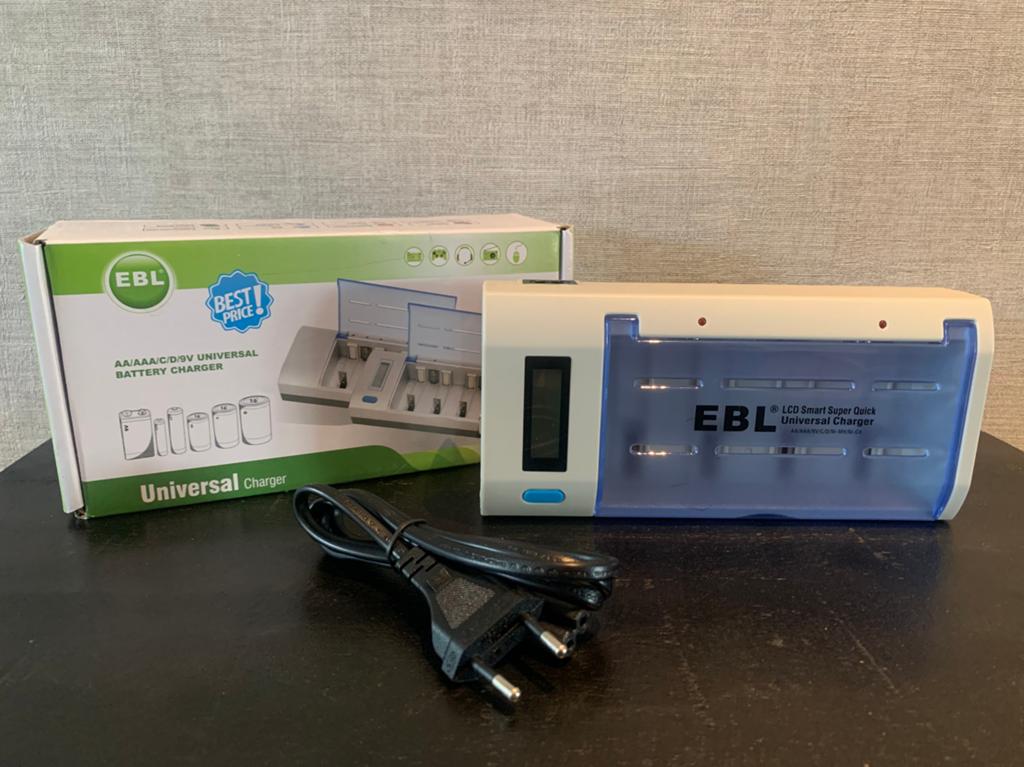 Nieuwe EBL-906 universele batterijlader AA / AAA, EBL, Nieuw, Ophalen of Verzenden, EBL