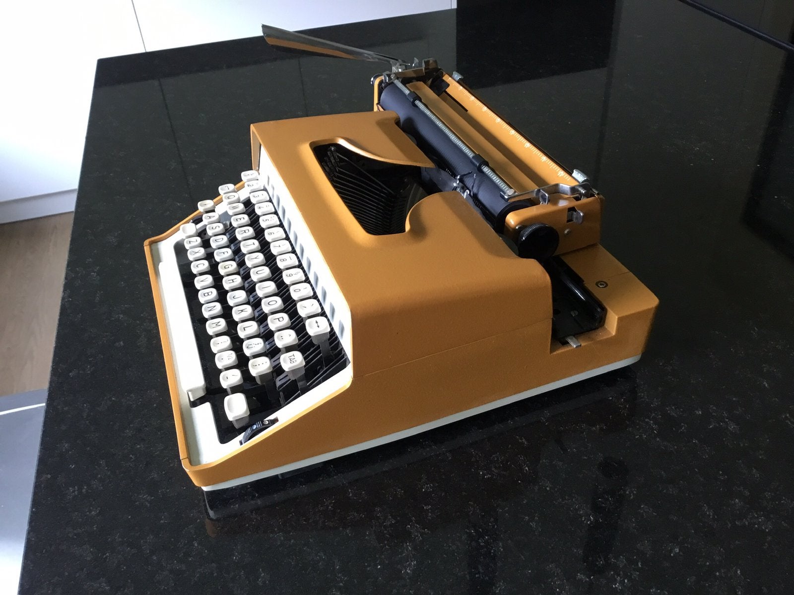 Remington Sperry Rand 2000 typemachine met koffer, Diversen, Typemachines, Zo goed als nieuw, Ophalen of Verzenden