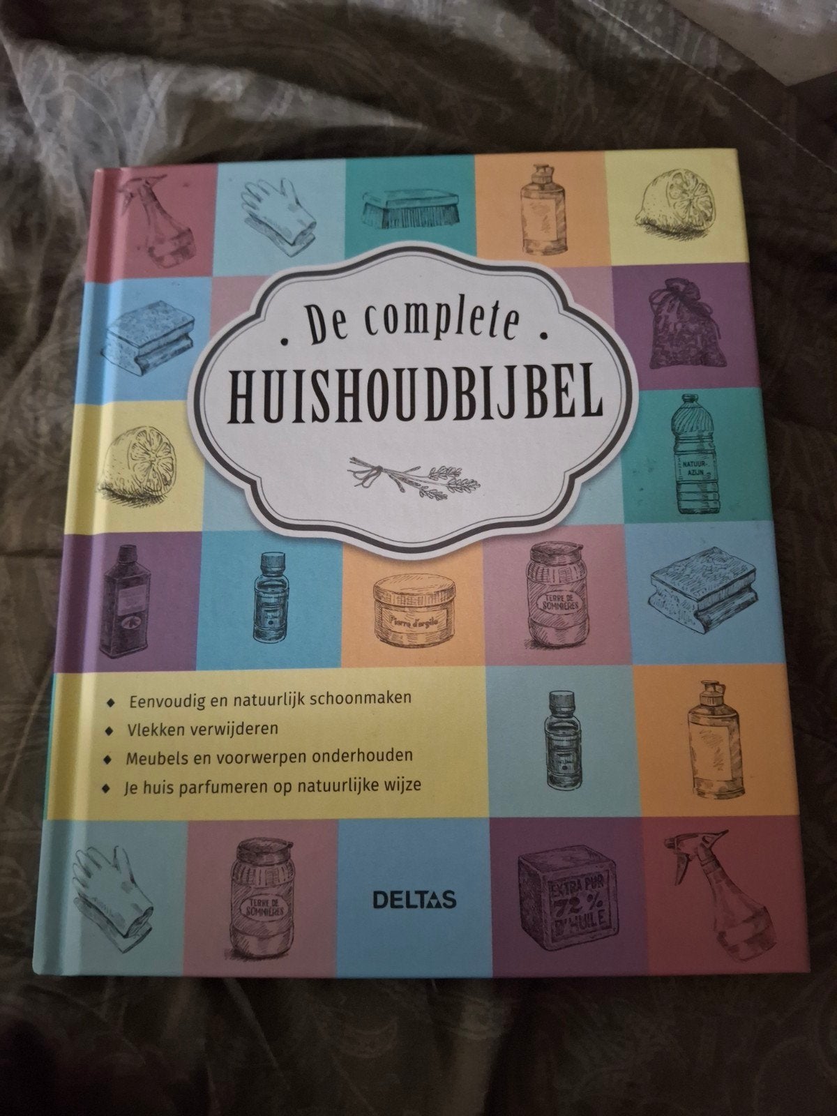 Sylvie Fabre - De complete huishoudbijbel, Boeken, Mode, Zo goed als nieuw, Ophalen of Verzenden