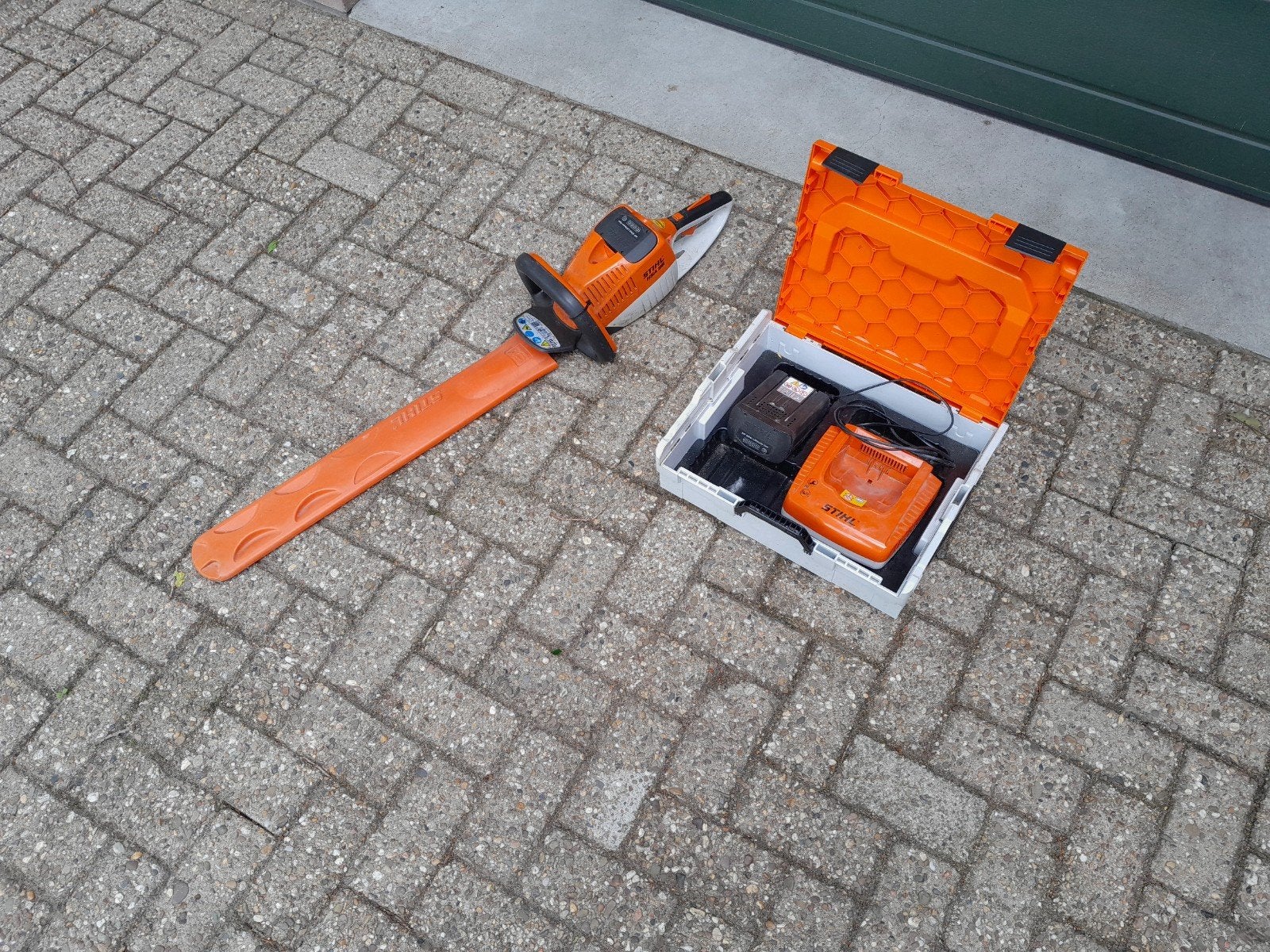 Stihl hsa 86 accuheggeschaar compleet set 2017, Tuin en Terras, Ophalen of Verzenden, Accu
