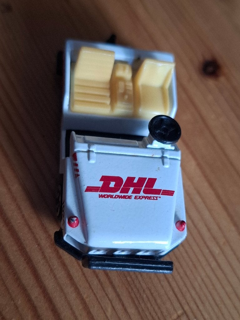 Miniatuur auto van DHL, Ophalen of Verzenden, Zo goed als nieuw, Auto, Overige merken