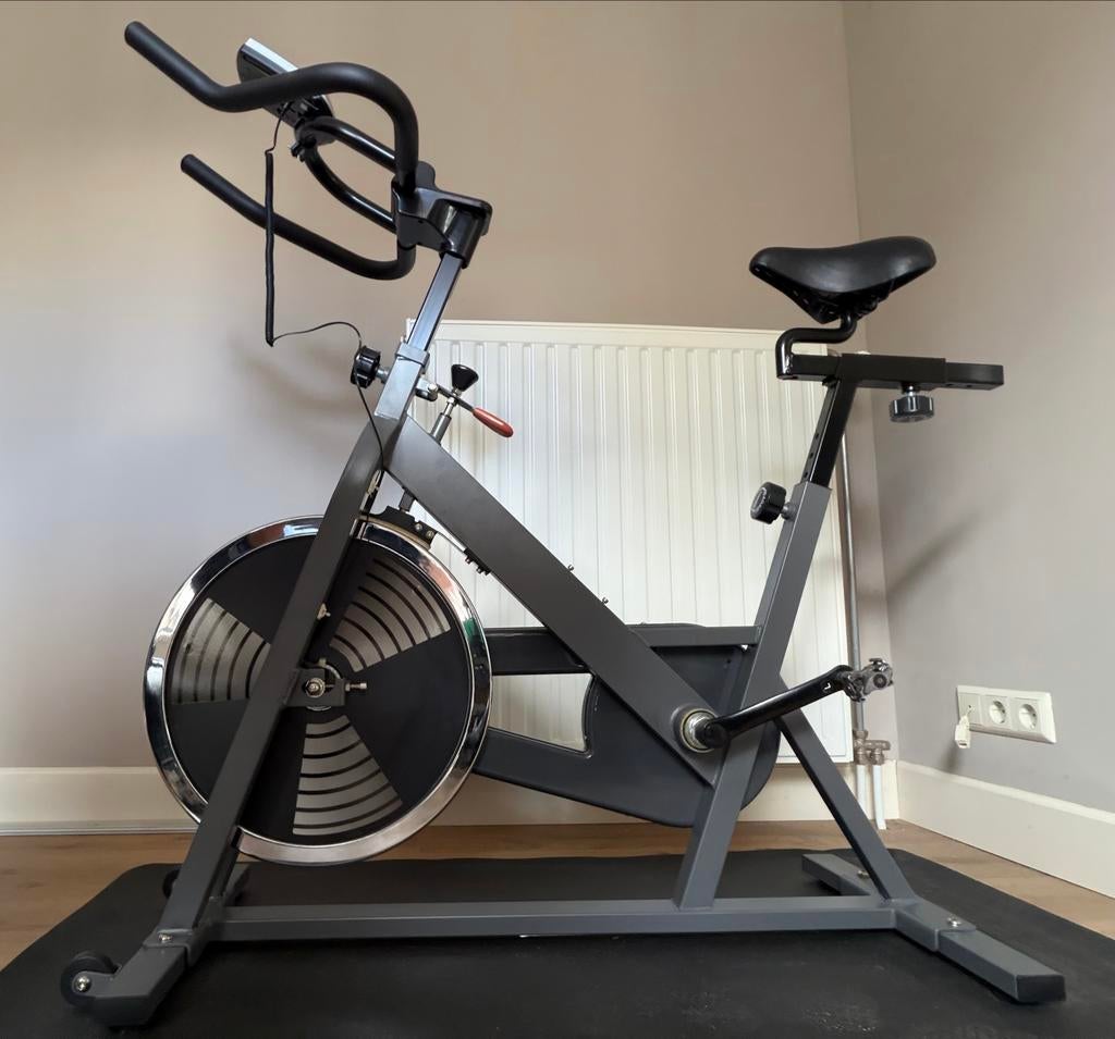 Spinningfiets - Ideaal voor thuistraining, Ophalen, Spinningfiets, Zo goed als nieuw, Metaal