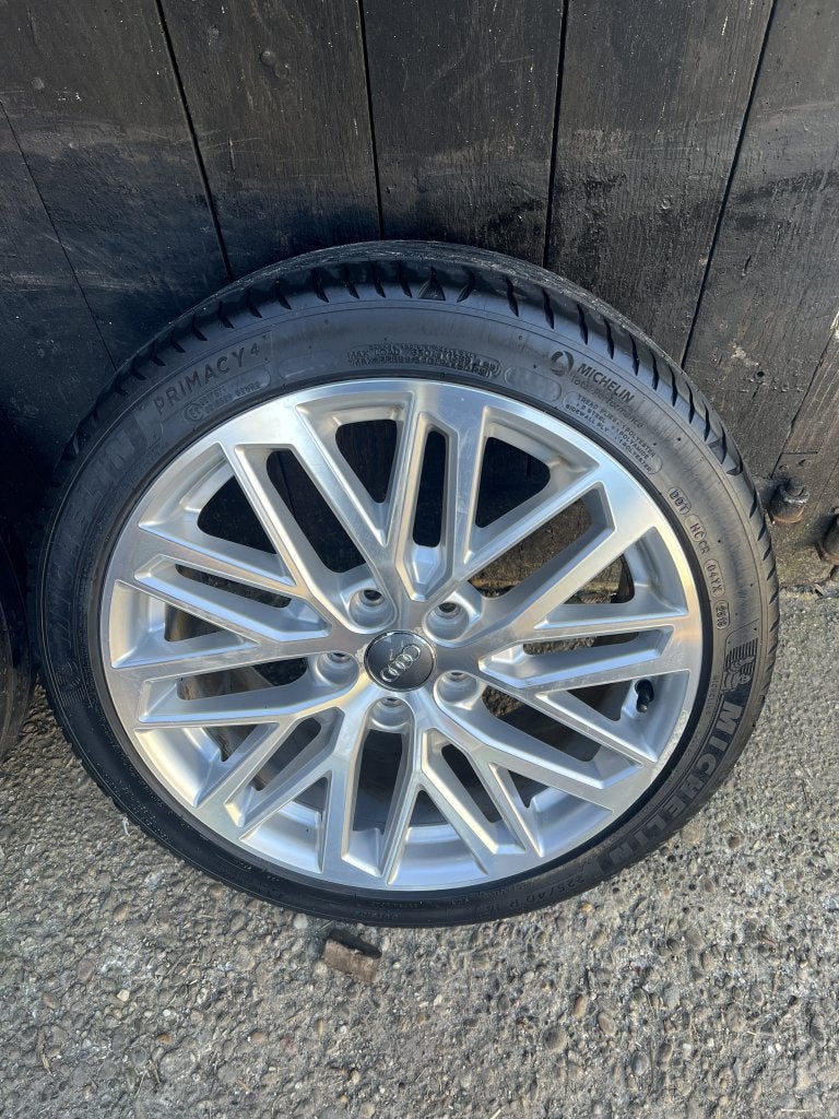 Originele Audi A3 velgen 18” 5x112 Michelin 4mm zomerset 8V, Niet ingevuld, 18 inch, Gebruikt, Banden en Velgen