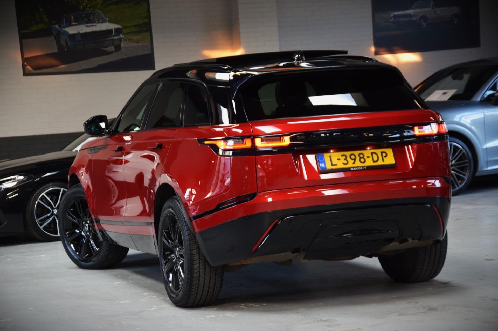 Land Rover Range Rover Velar 2.0 I4 Turbo AWD R-Dynamic SE P, Auto's, Dealer onderhouden, Gebruikt, 4 cilinders, Range Rover Velar