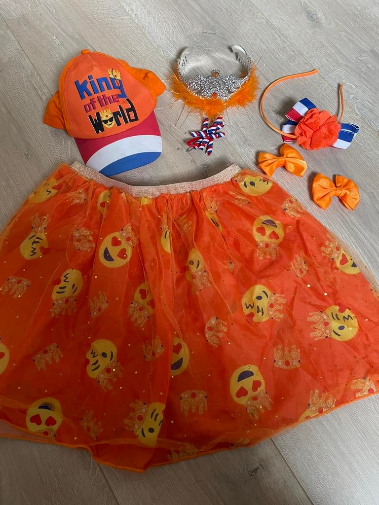 Koningsdag rok, kroon, speltjes en pet. Maat 140/146, Ophalen of Verzenden, Zo goed als nieuw, 134 t/m 140, Meisje
