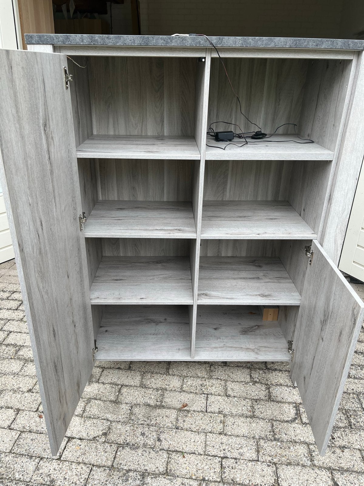 Complete set: Kast, eettafel en salontafel, Huis en Inrichting, Ophalen, Gebruikt