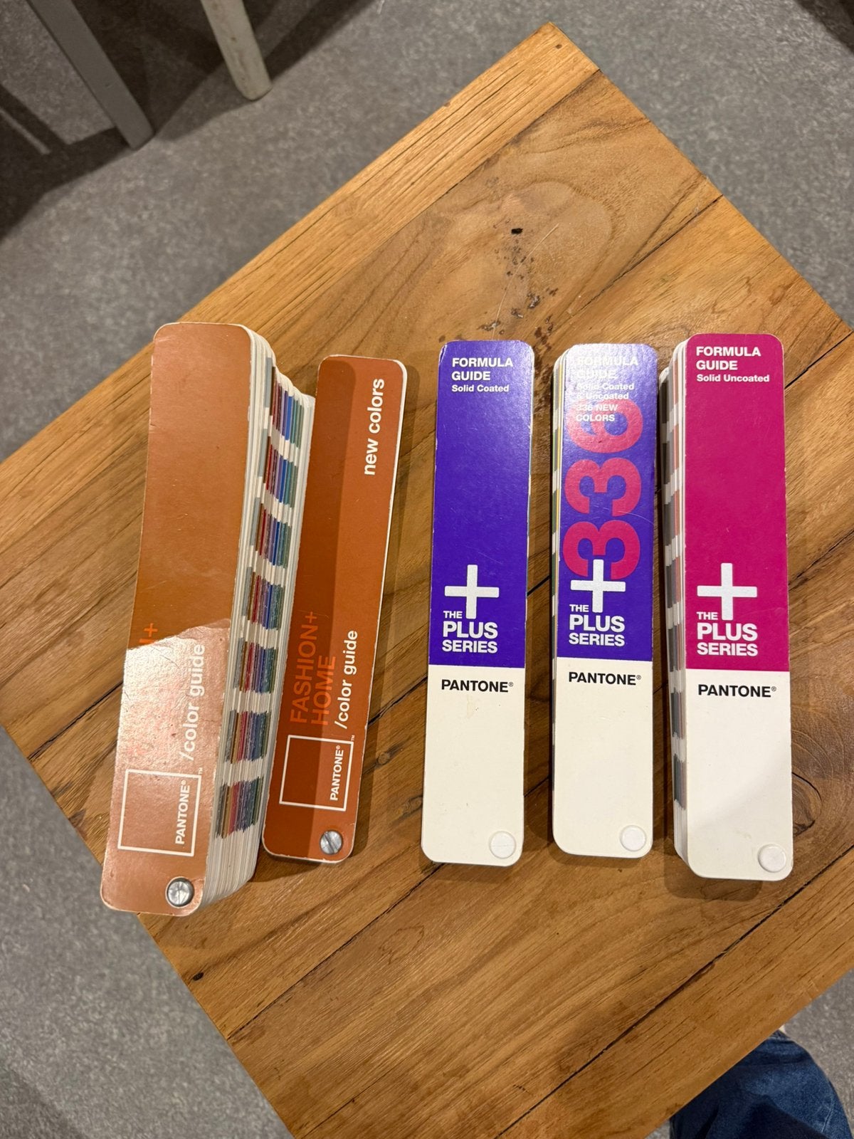 Pantone kleurenwaaiers, Ophalen of Verzenden, Zo goed als nieuw, Overige uitgevers, Engels