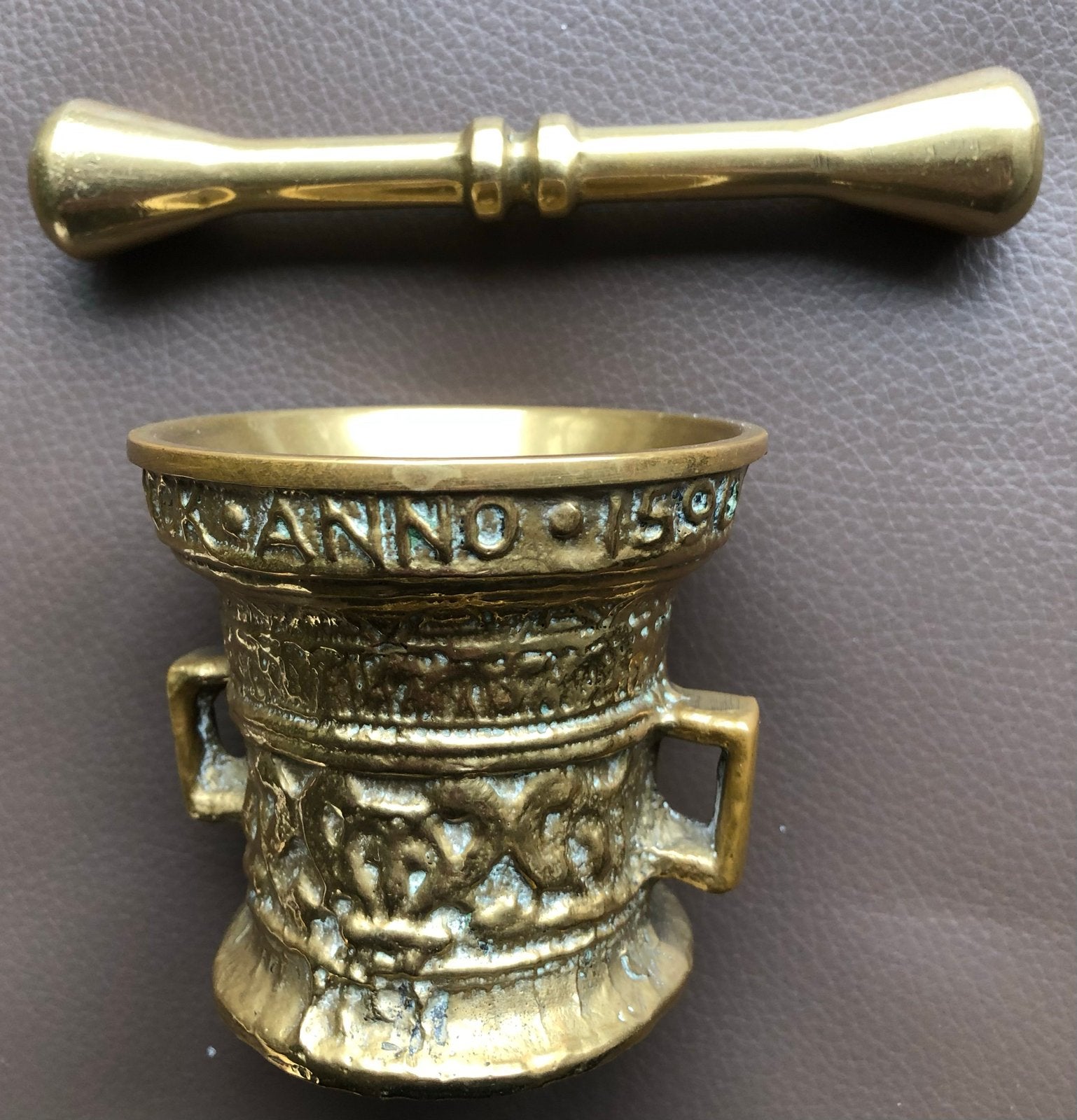 Antieke Bronzen Vijzel met Stamper - Anno 1598, Antiek en Kunst, Ophalen of Verzenden, Brons